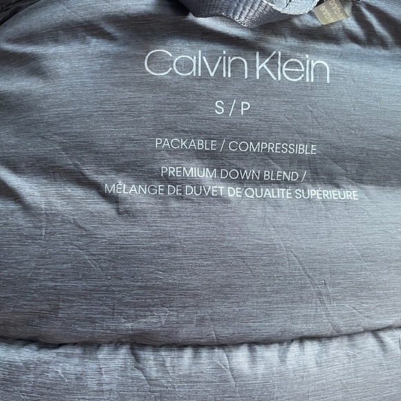 Calvin Klein Packable Premium Down Blend for Men. Detachable Hood. - Picture 3 of 3